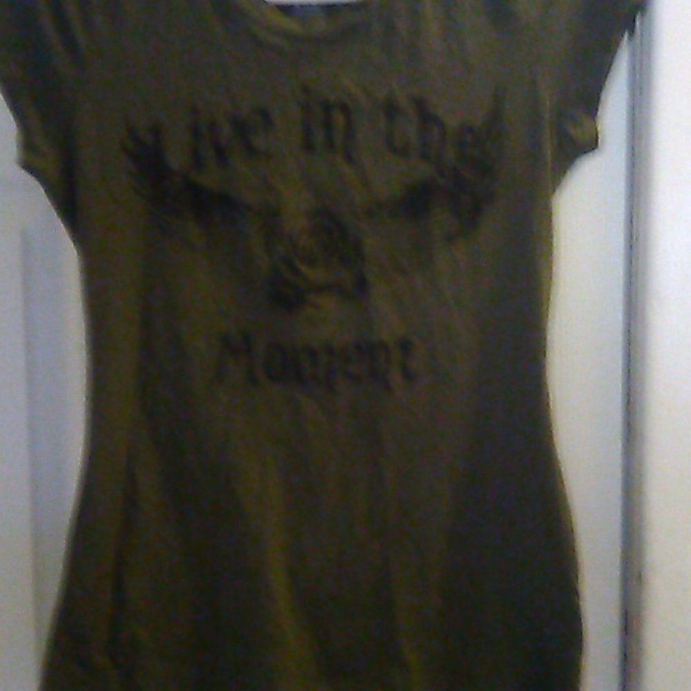 Logo tee - Picture 2 of 3